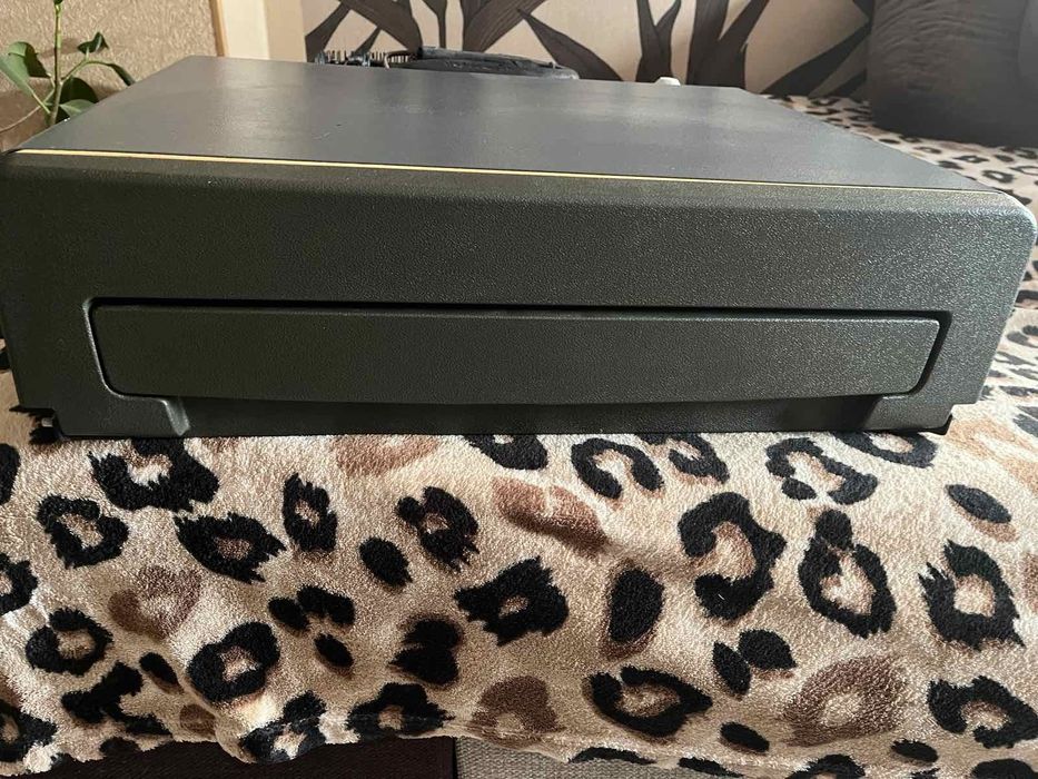 Продам автомобільний холодильник Scania. Стан гарний, все працює.