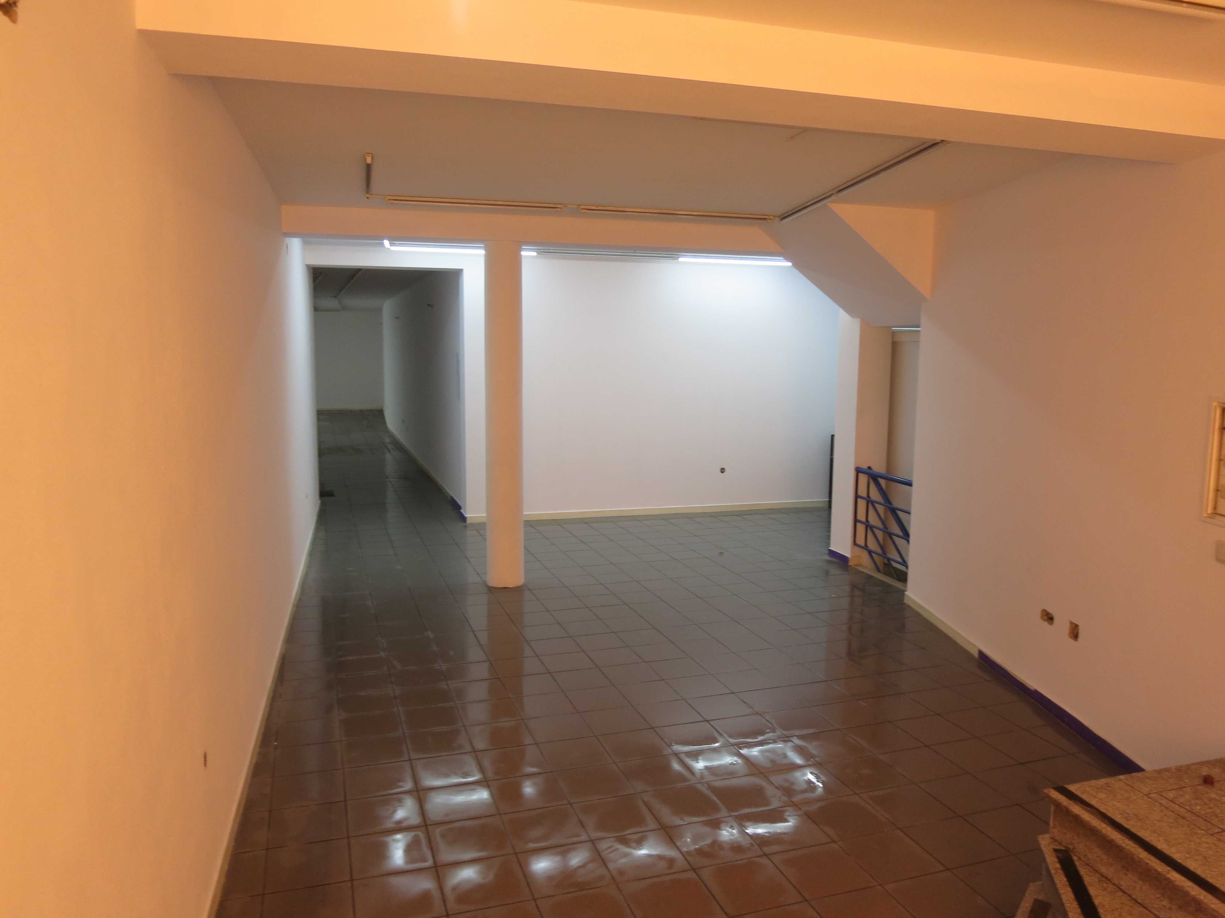Arrenda espaço comercial
