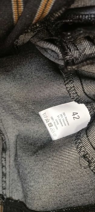 Żakiet czarny w paski guzki rozmiar 42 XL wiskoza 2-biz