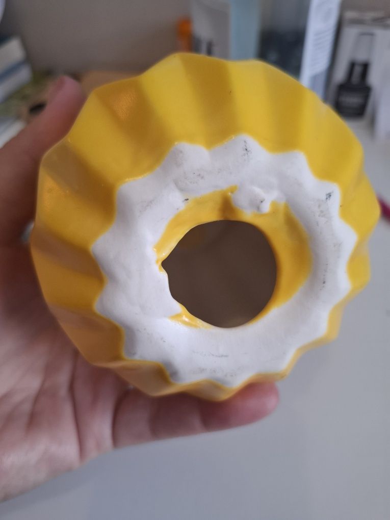 Nowoczesny świecznik ceramiczny