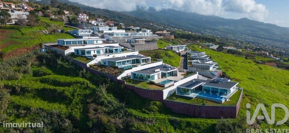 Casa / Villa T4 em Prazeres de 299,00 m2