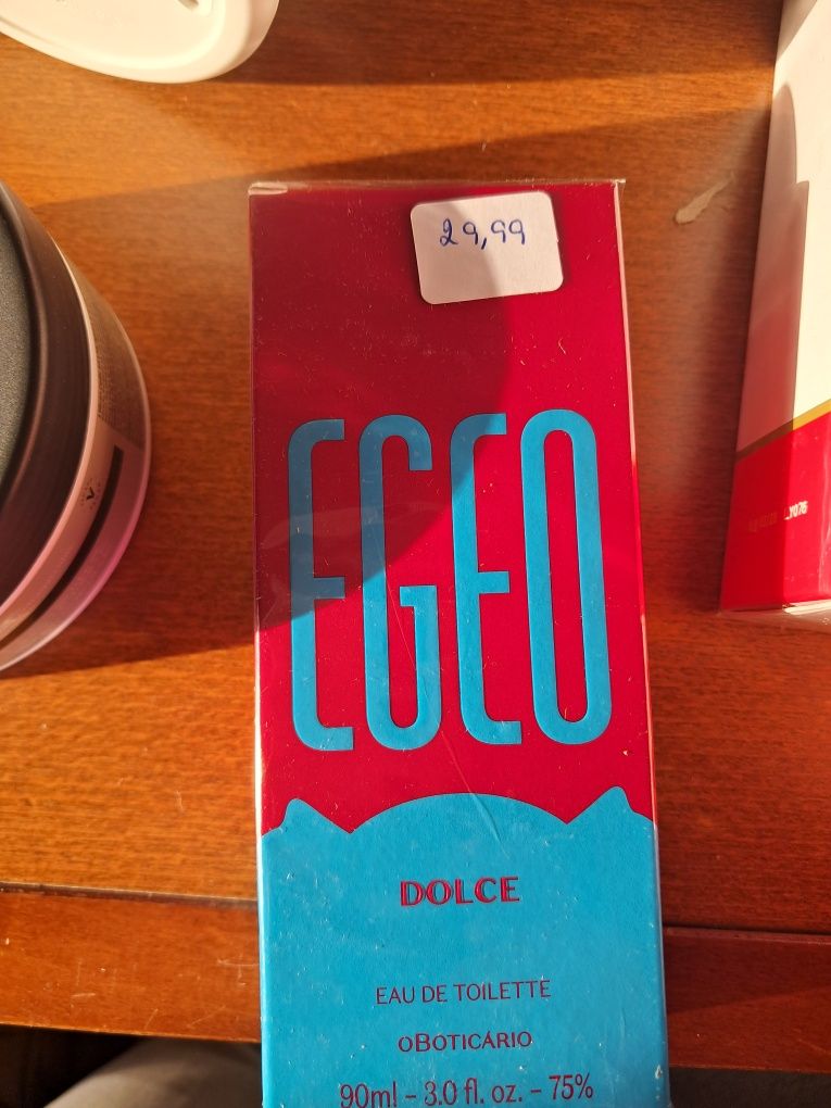 Perfumes  ,e creme de mãos.