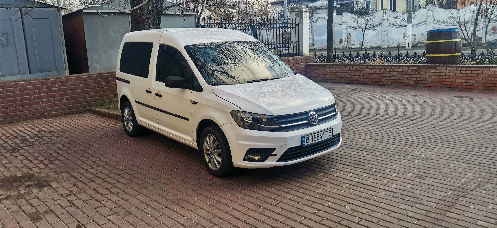 Vw caddy 2016 Офіційний