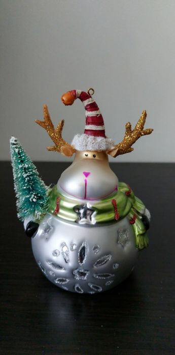 Bombka  Renifer z choinką  12 cm