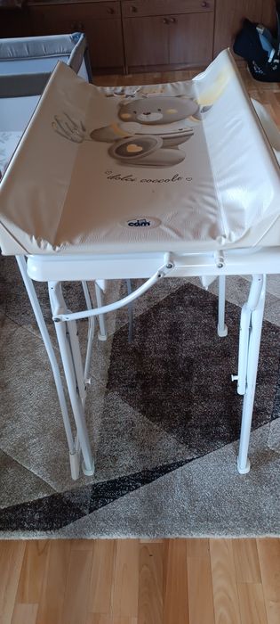 Rozkładany, wygodny przewijak z wanienką