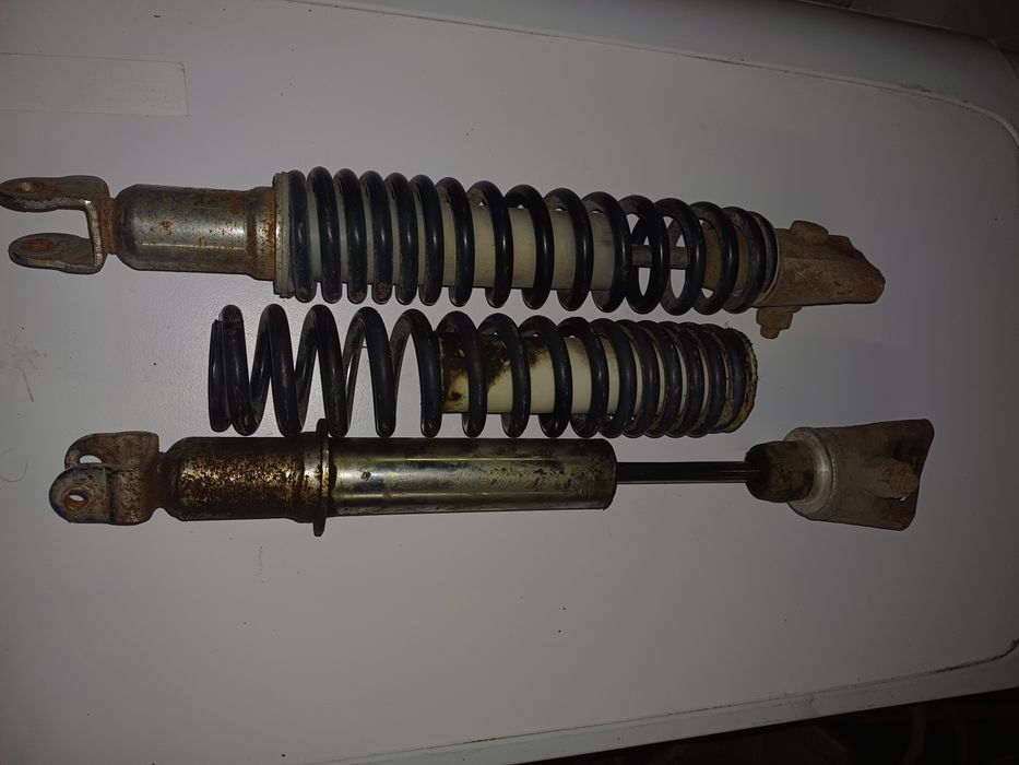 Амортизатори  скутера FADA 150 кубів!