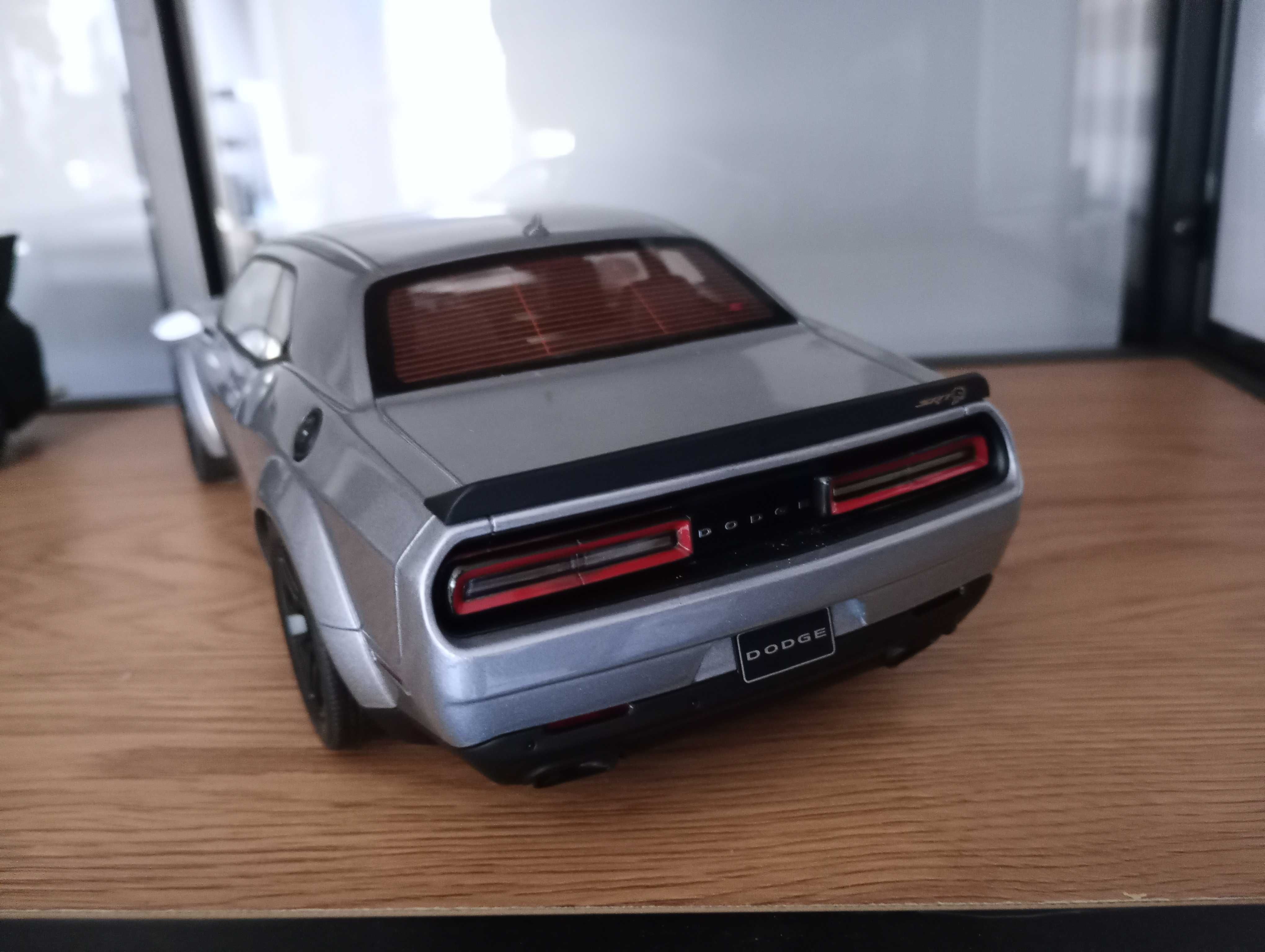 Model 1:18 GT Spirit Dodge Challenger Redeye - Silver