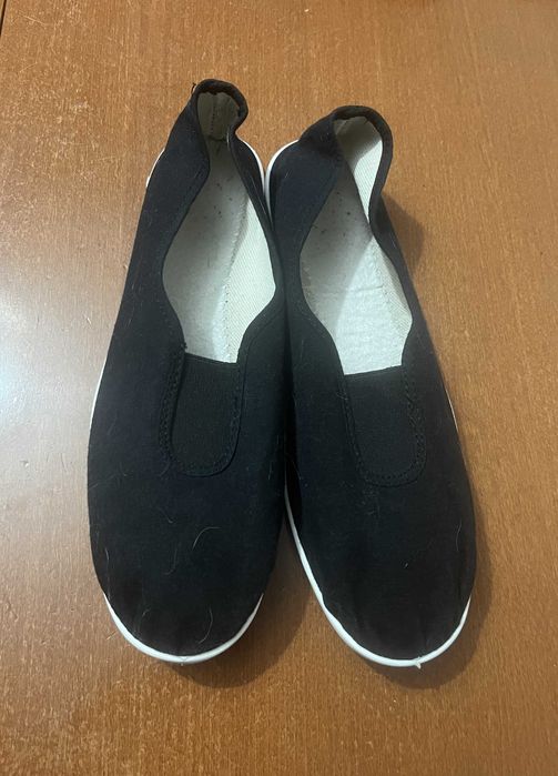 Domyos - Sapatilhas Ginástica em Preto (tam 37 e 39)