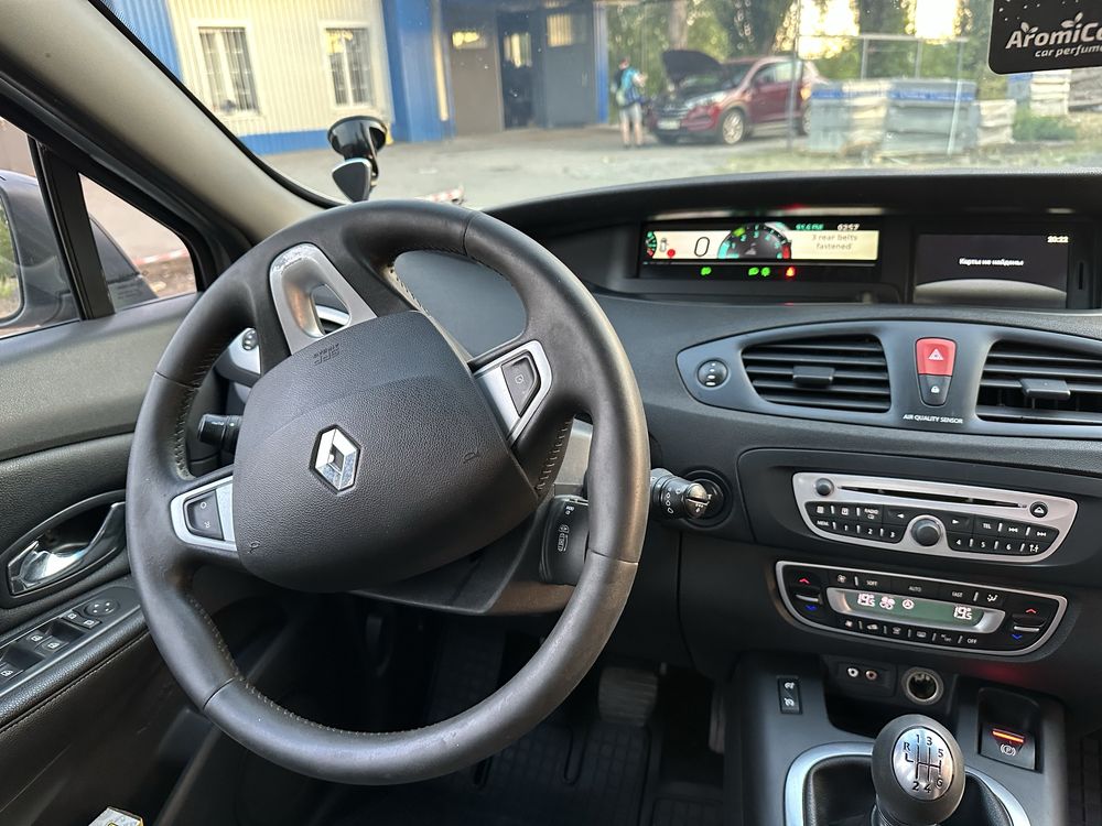 renault grand scenic 7 мест