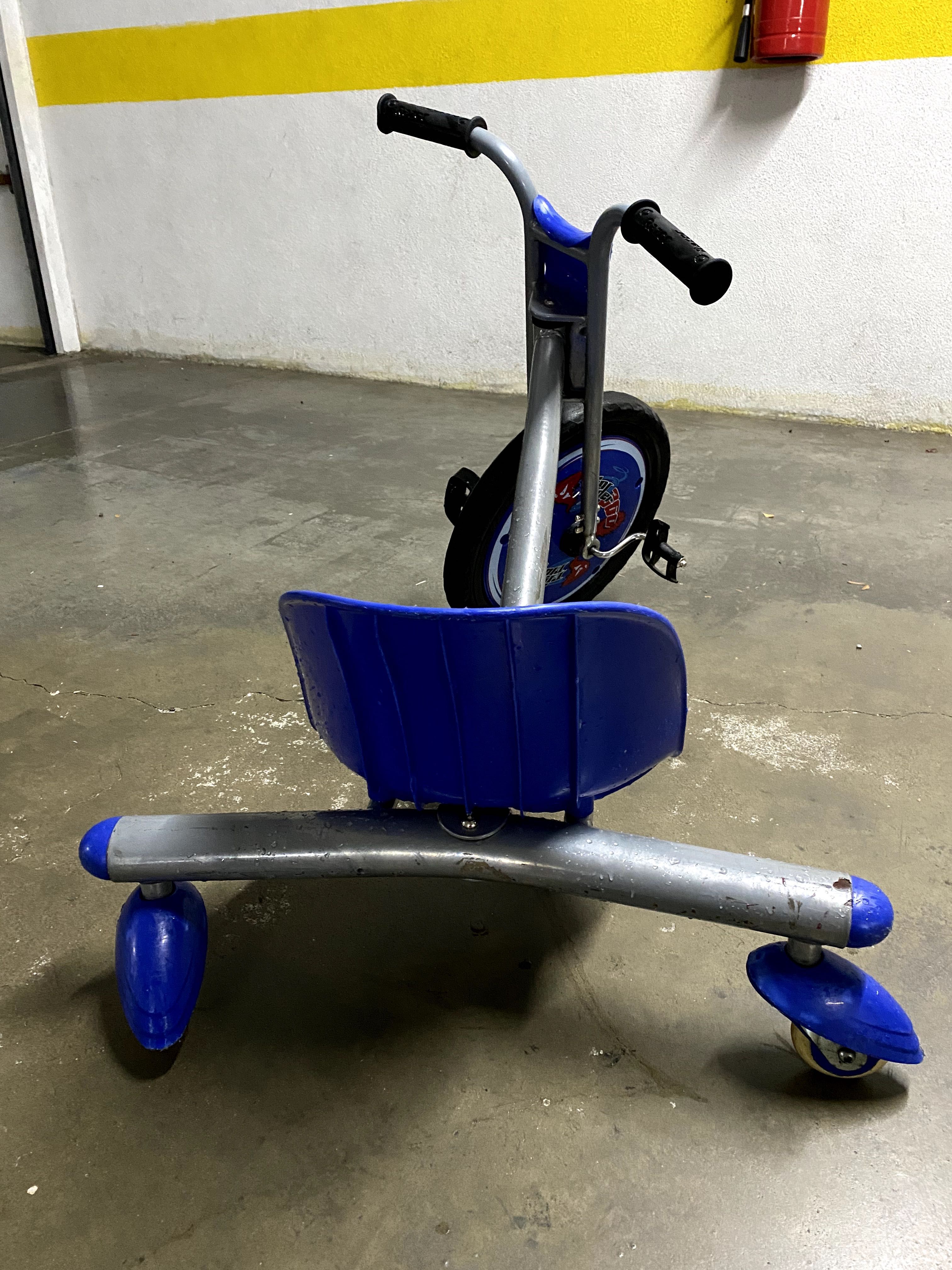 Triciclo Razor RipRider 360