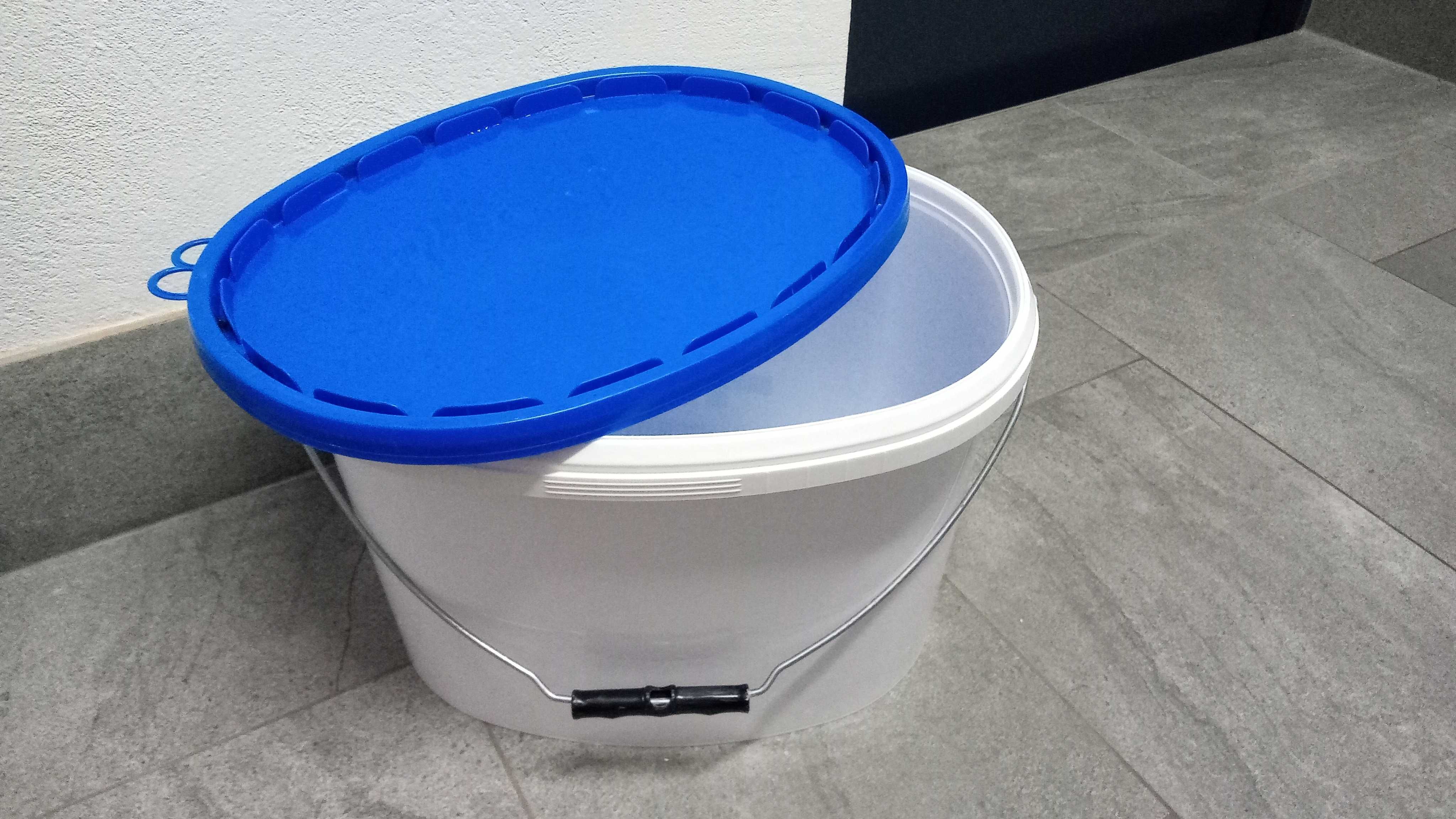 Wiaderko plastikowe z pokrywą