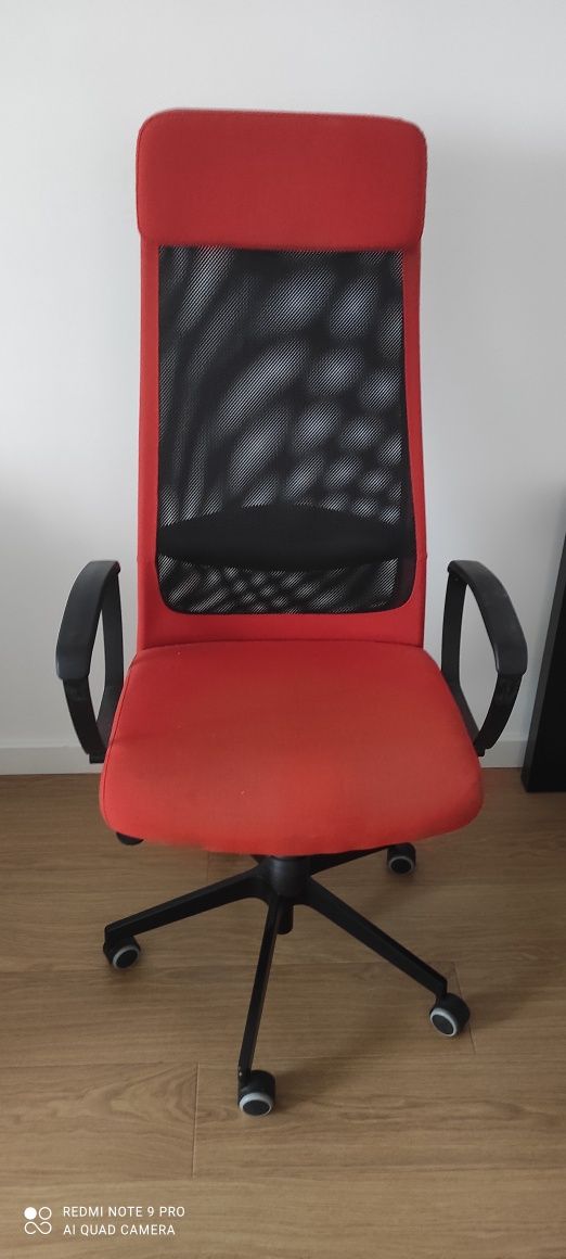 MARKUS, офисное кресло ,IKEA MARKUS Vissle красный/черный.
Офисное кре