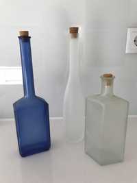 3 garrafas de vidro