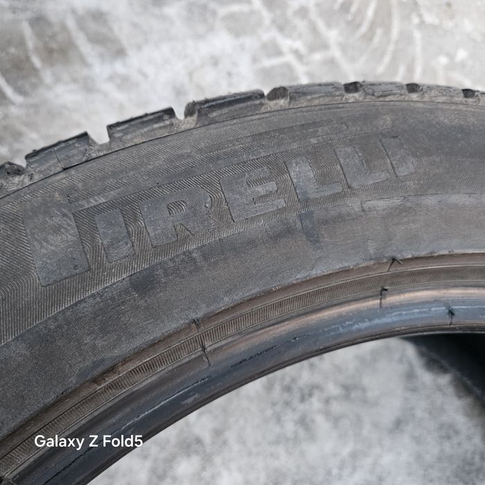 2x Opony zimowe 255/45/19 104V Pirelli Sottozero 3, bieżnik 8mm, 2021r