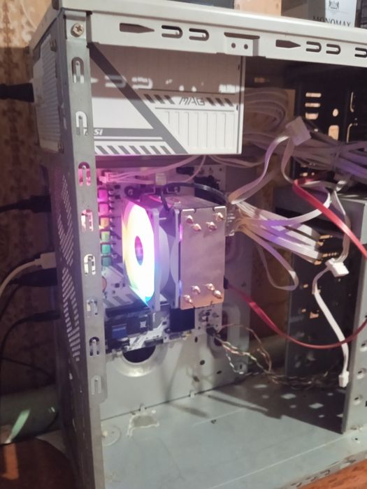 Продам свій пк ! Збырав рік тому.