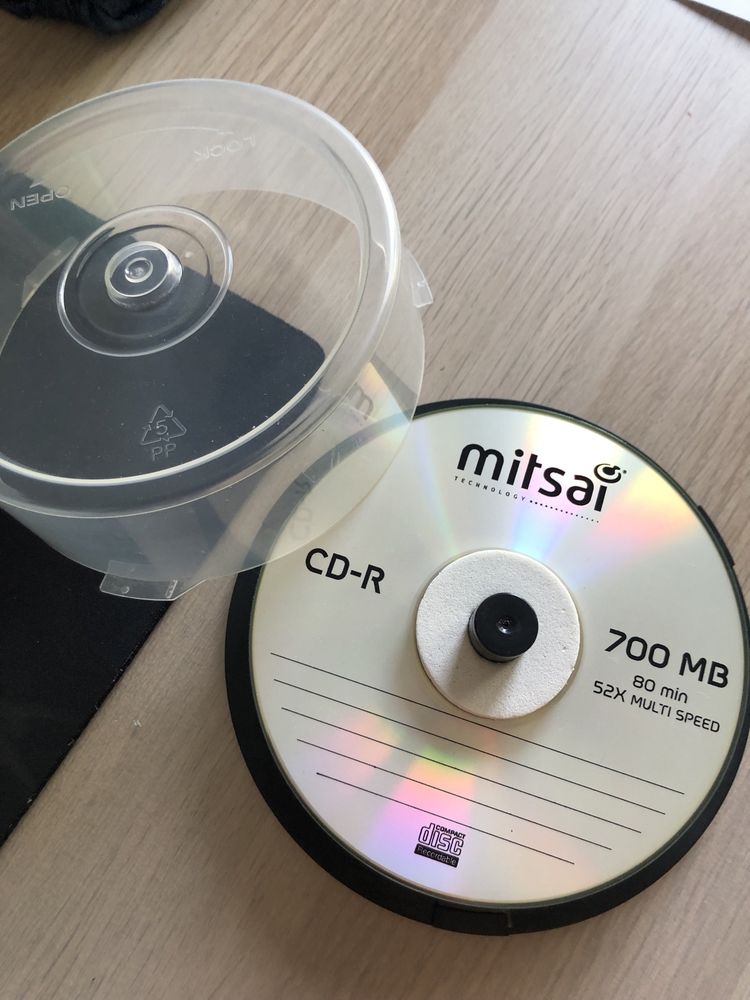 Caixa com 14 CD regraváveis