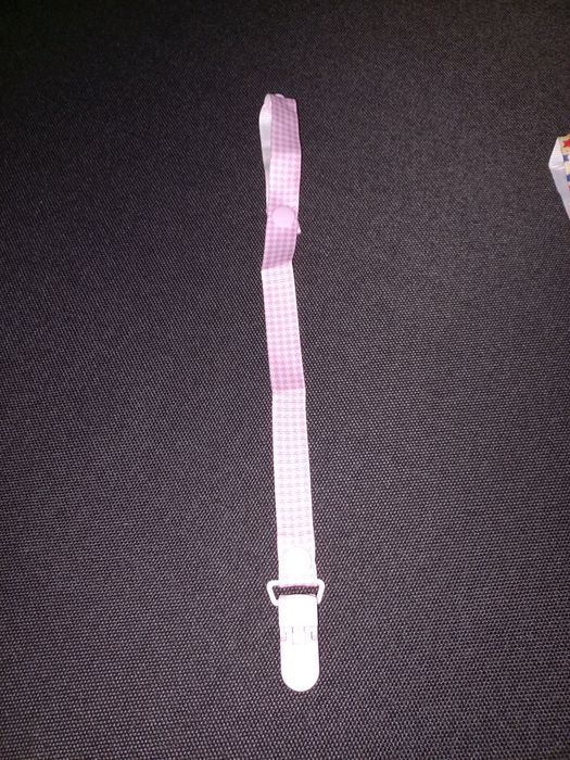 Тримач для пустушки/гризунка/ніблеру/брязкальця з кліпсою Різнок