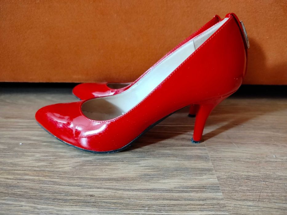 Szpilki ze skóry r. 37