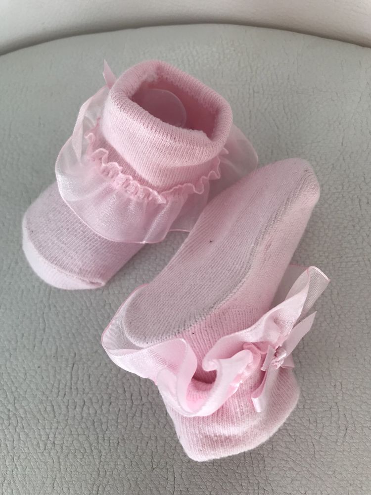 Skarpetki niemiwlęce nowe Buti 9,5 cm.