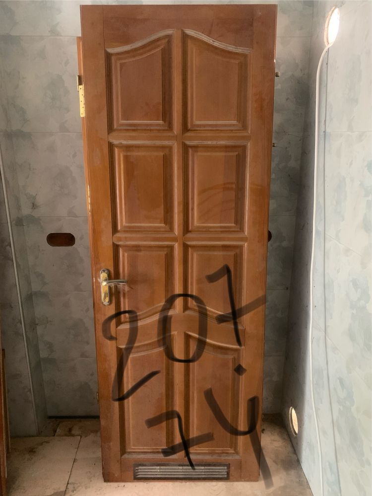 Двері деревʼяні масив
