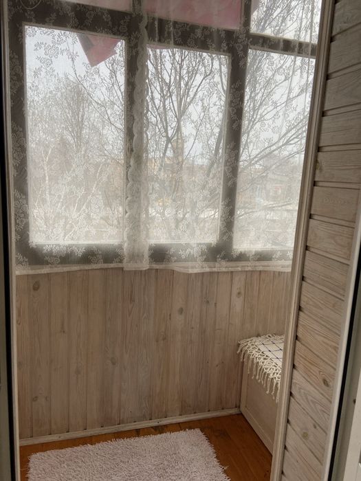 2-кімнатна квартира , подобово .