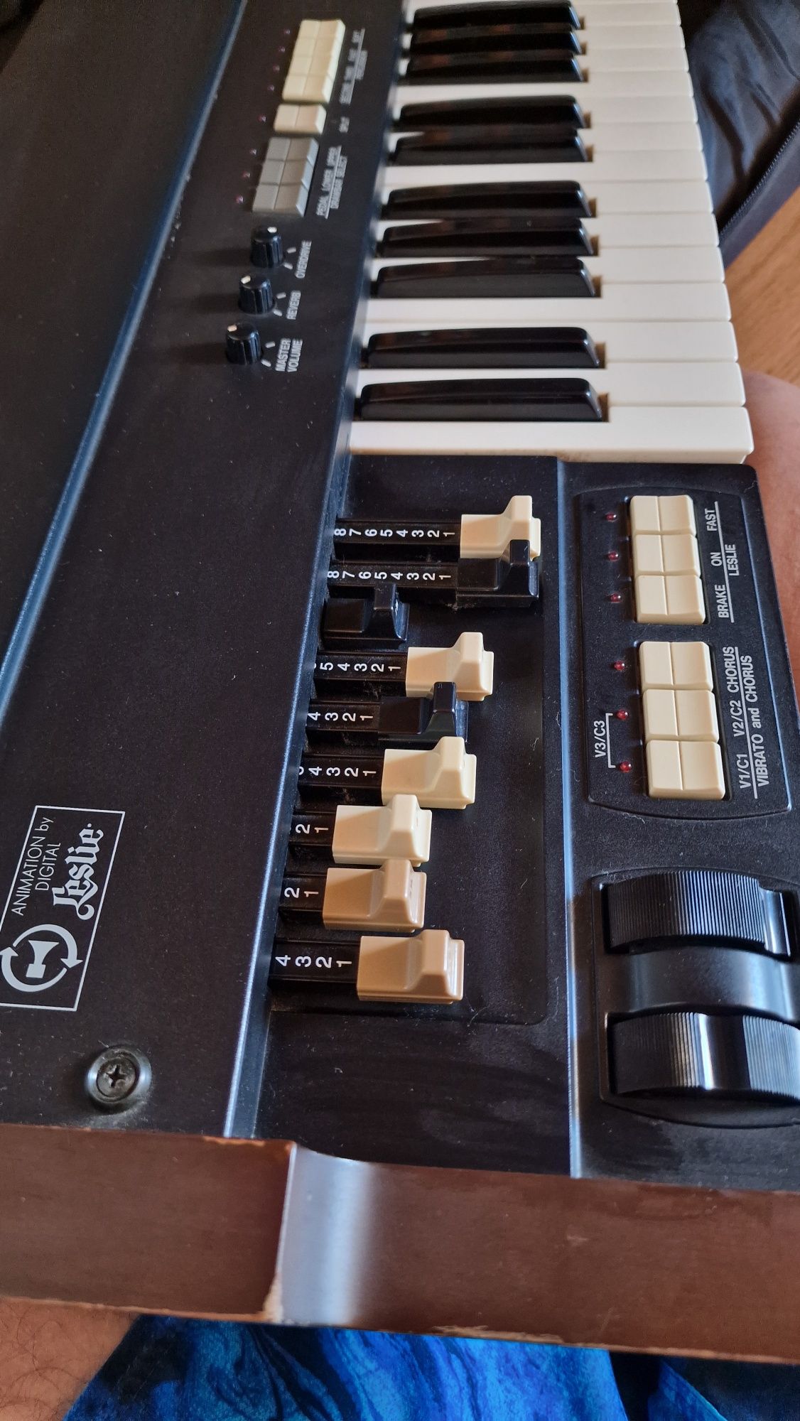 Orgão Hammond XB-1