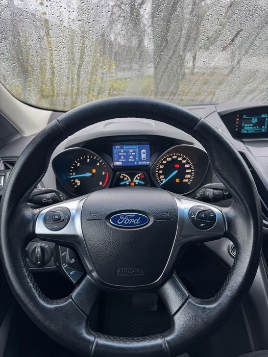 Продам терміново Ford Kuga 2015, II покоління, 2.0D AT (150 к.с.) 4WD
