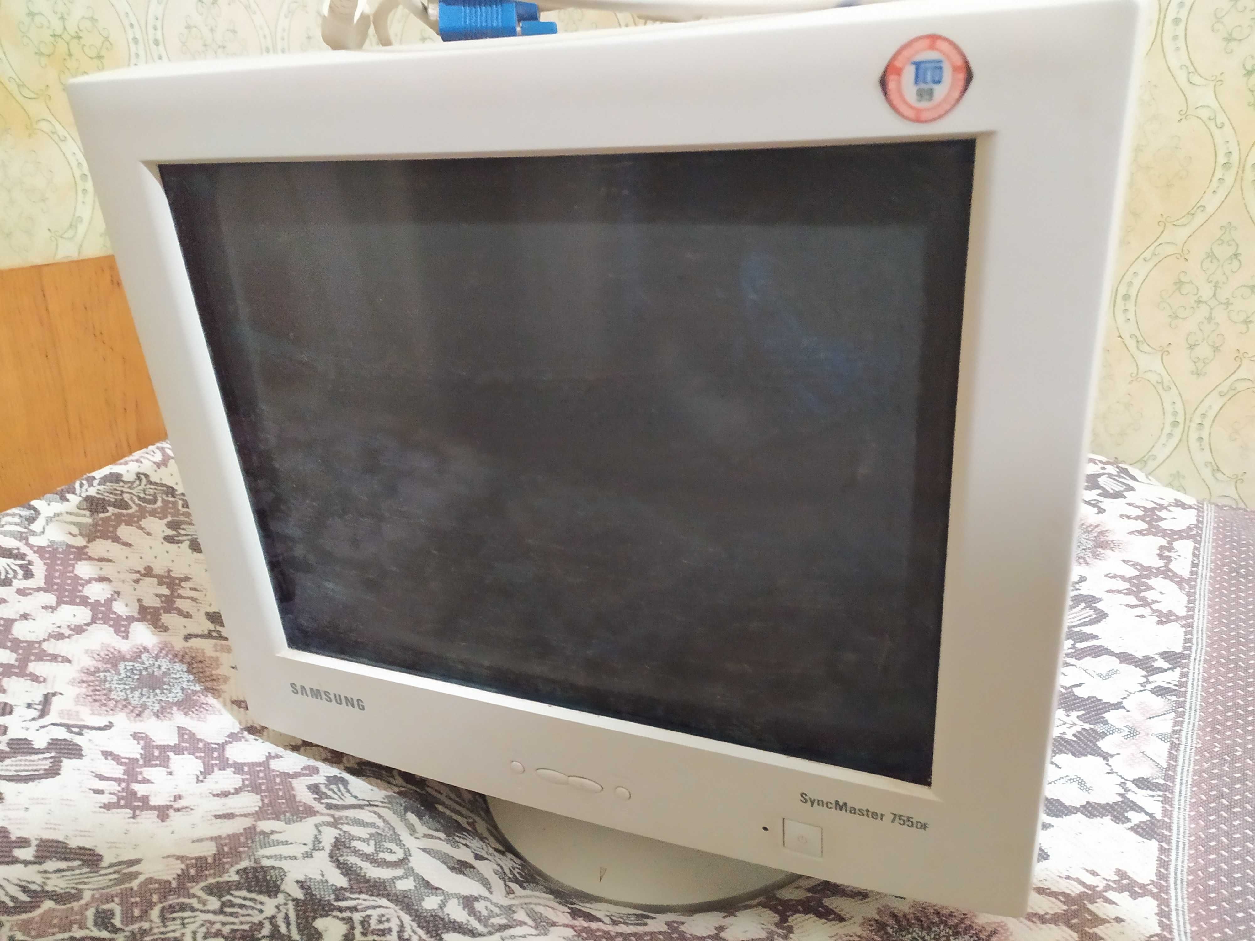Продам монітор Samsung 755DF