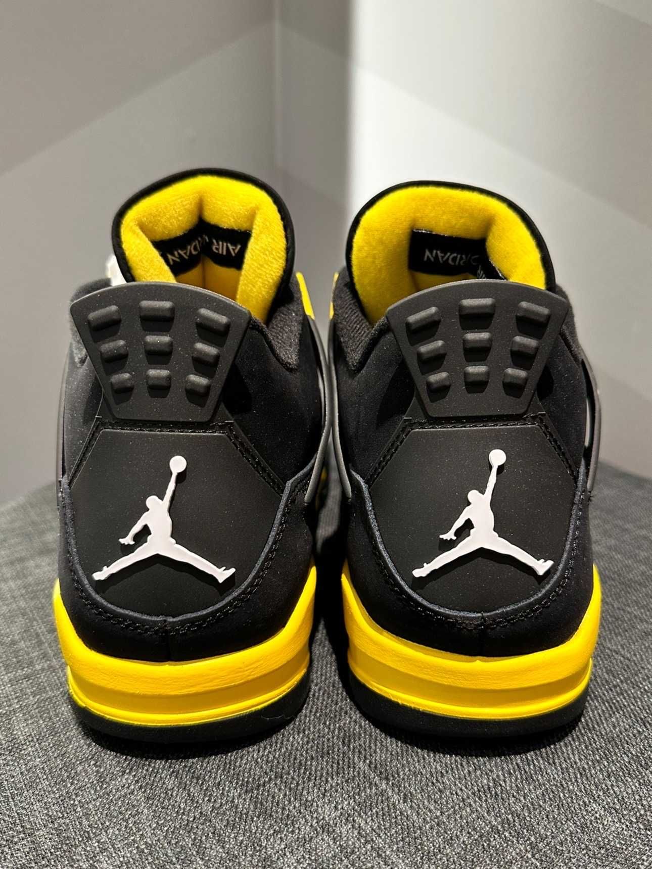 Jordan 4 rétro Thunder 44