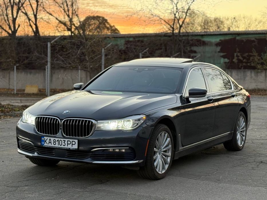 BMW 7 Series 740iL G12