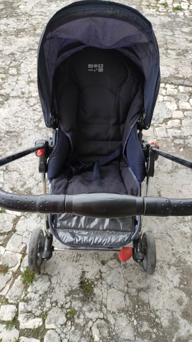 Carrinho de bebé usado