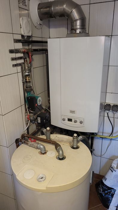 Używany kociół gazowy Brötje + zasobnik + węże przyłączeniowe +naczyni