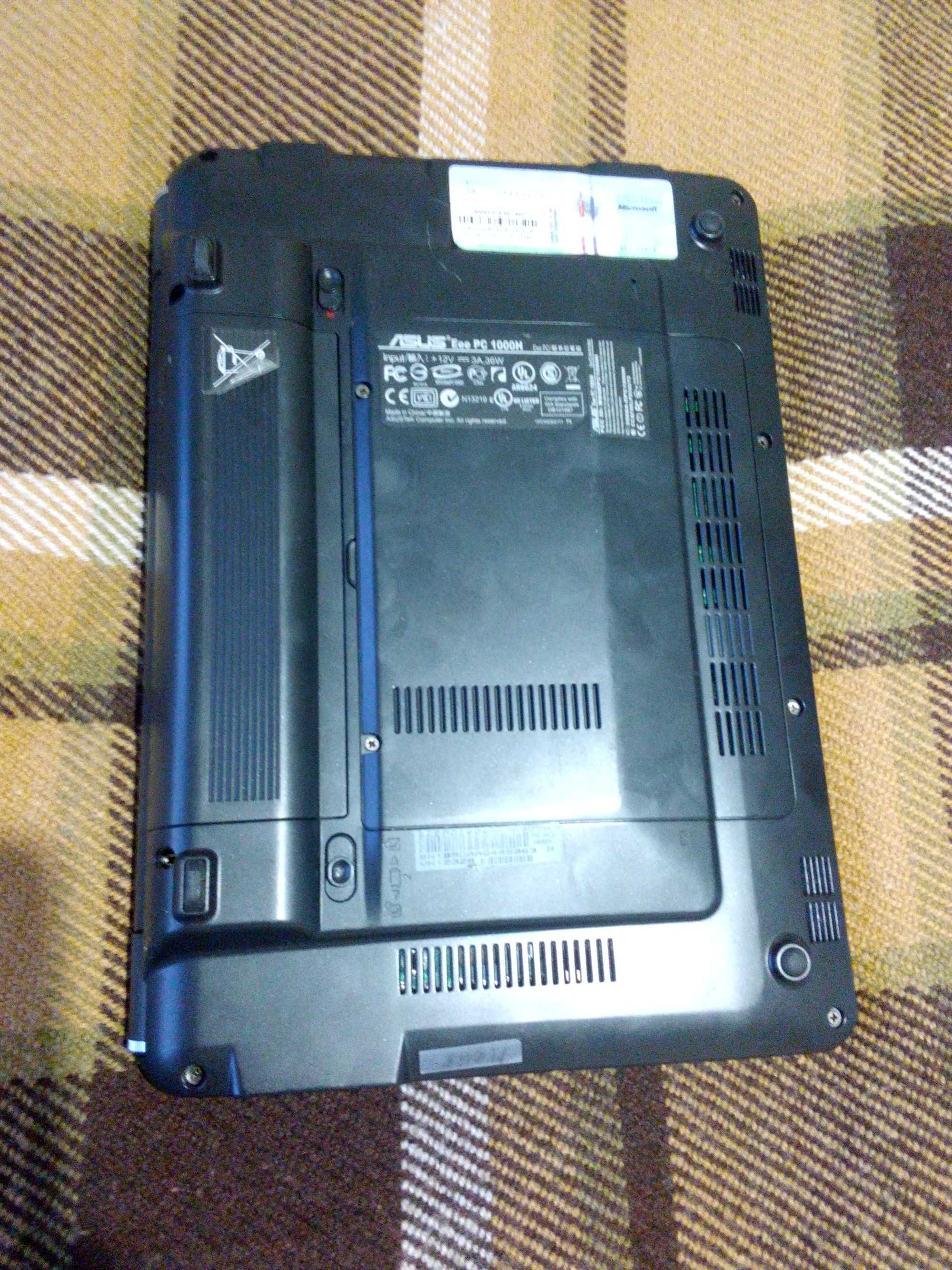 Нетбук мини-ноутбук Asus EEE PC 1000H.