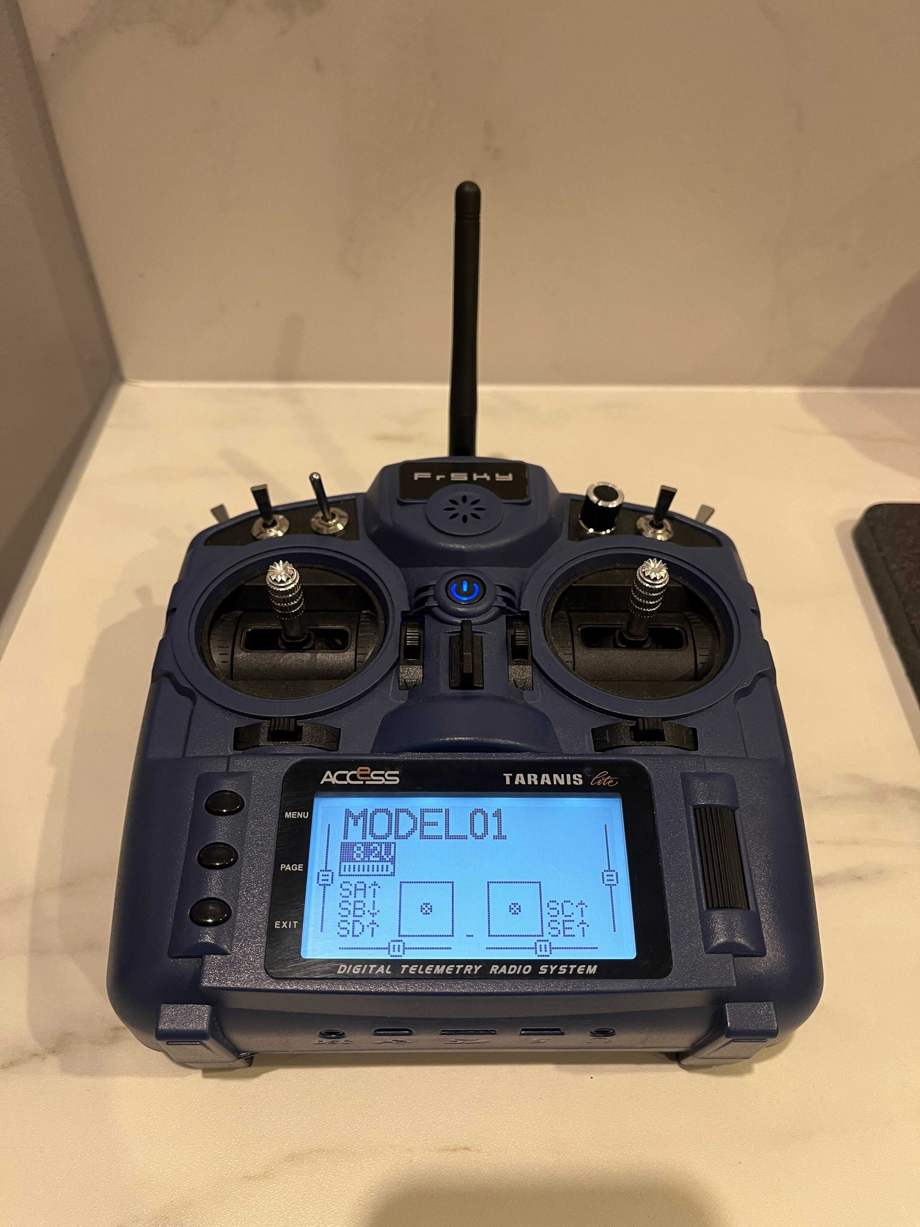 Aparatura Radio FrSky Taranis X9 Lite ACCESS + baterie + ładowarka