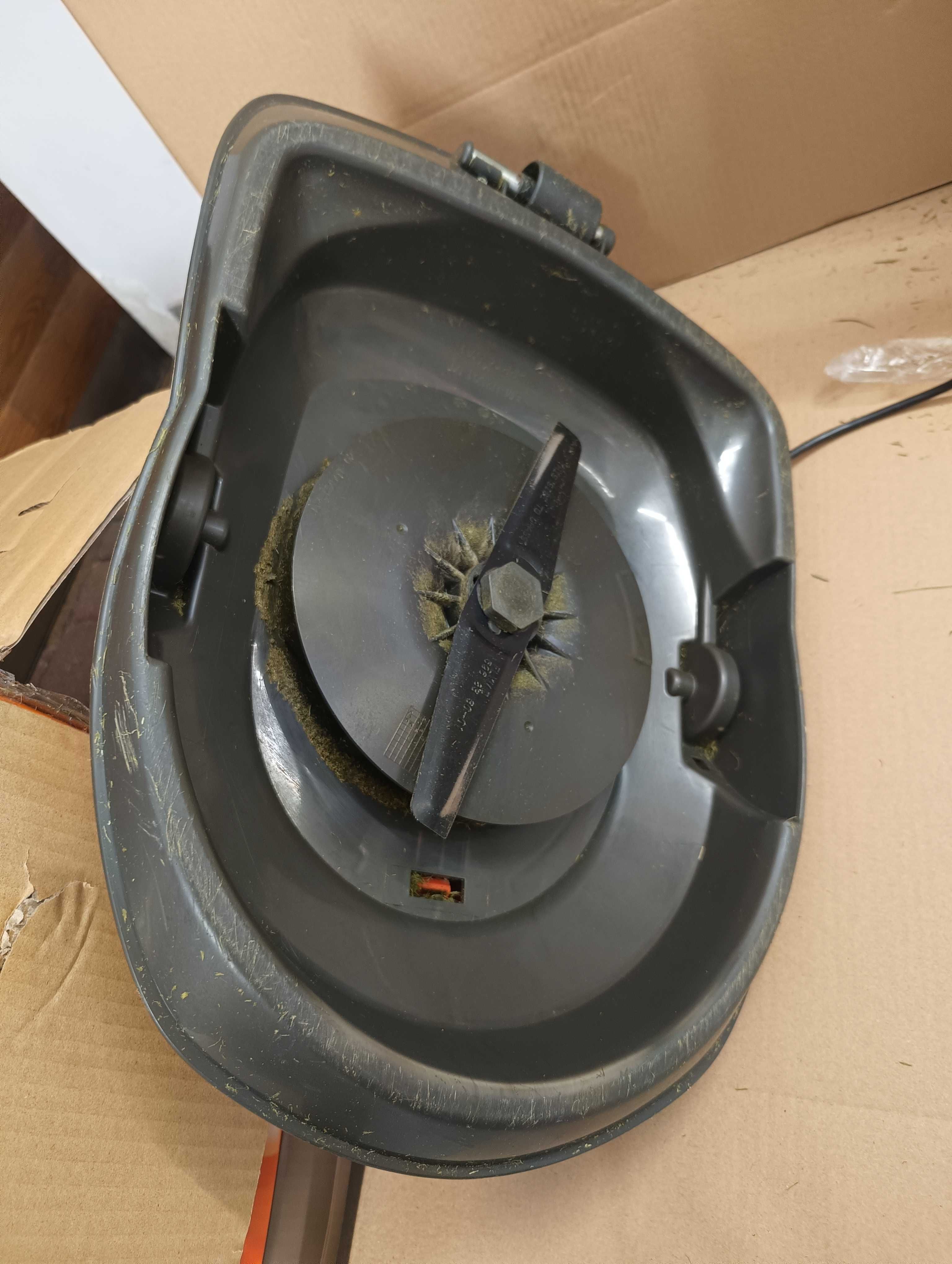 Kosiarka elektryczna poduszkowa Husqvarna Flymo Turbolite250