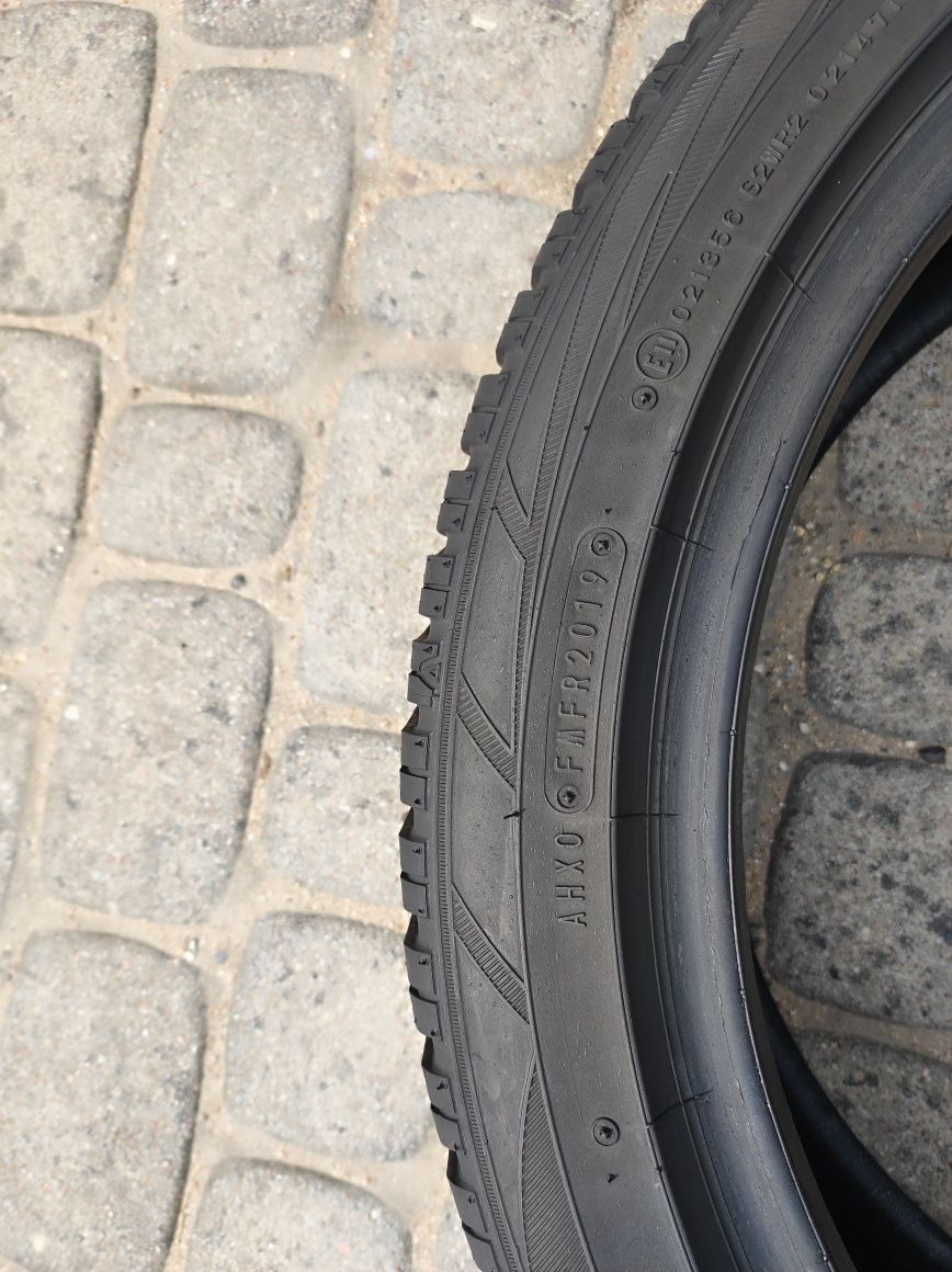 215.45.18 Dwie opony zimowe Falken Eurowinter HS01