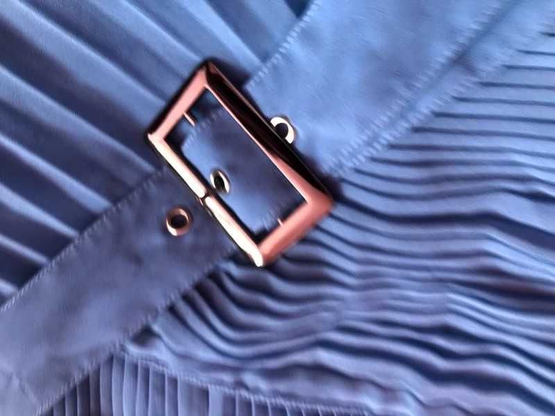 Asos sukienka plisowana na wesele na ramiączka MIDI błękitne z paskiem