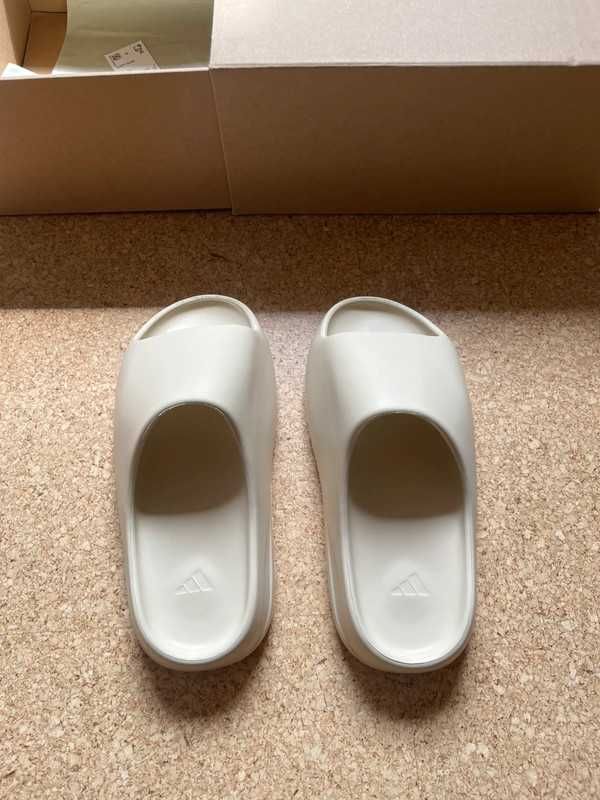 Bone\Yeezy Slide*adidas nowy UnisexTrampki.45