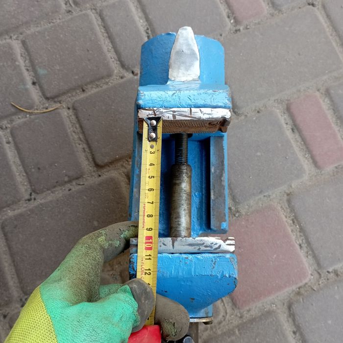 Тиски слесарные 80 мм. Тиски слесарные СССР