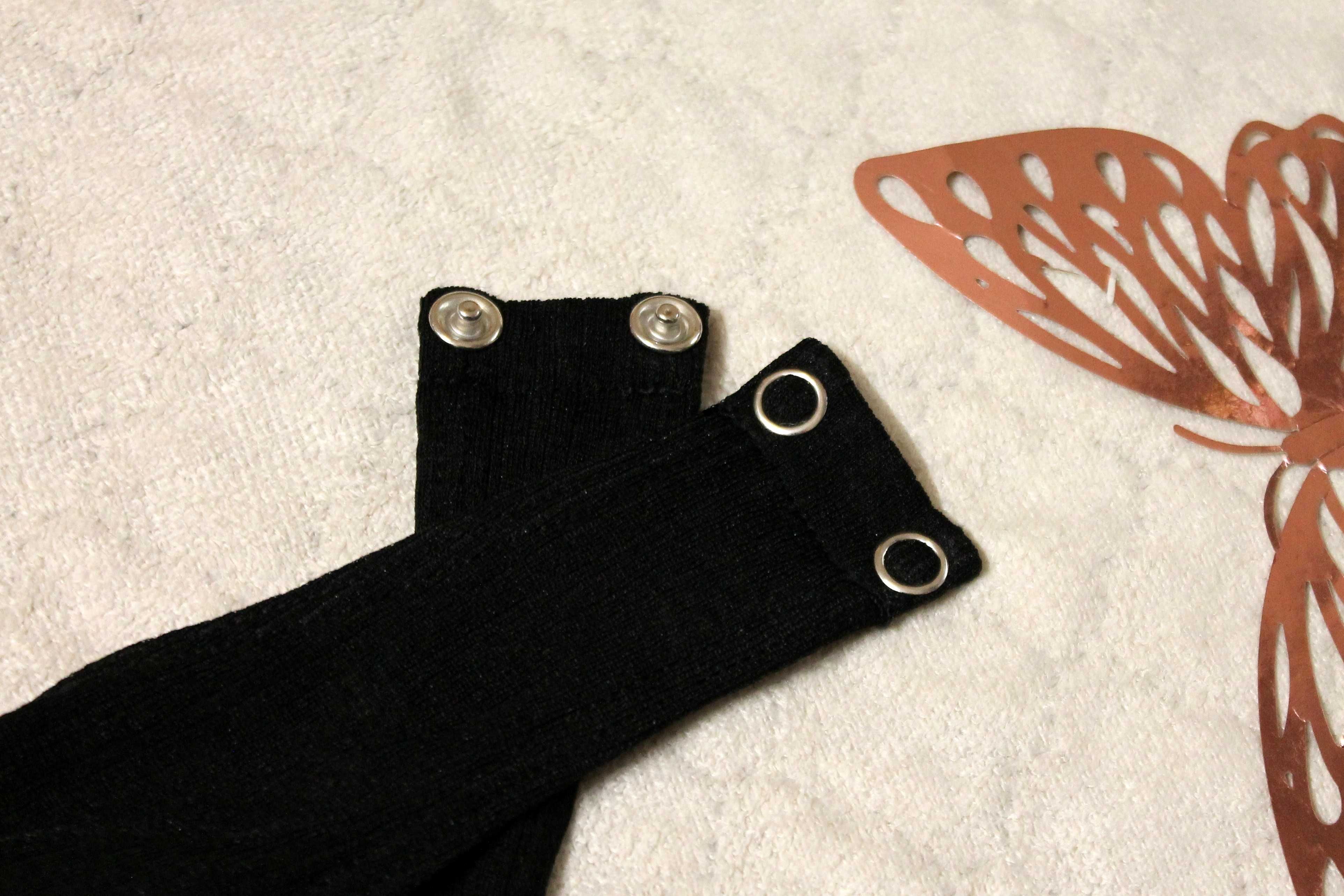 Bershka Czarne Rozciągliwe Body Dekolt Metalowa Wstawka Stringi XS/M