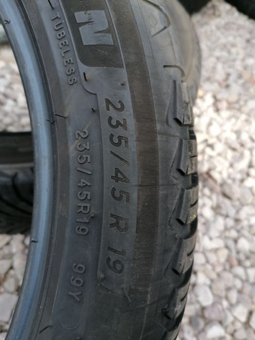 235/45/19 Michelin 2023 rok wielosezonowe całoroczne