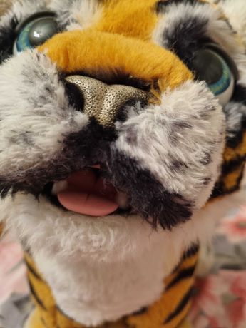 Zabawka interaktywna tygrysek z firmy Hasbro