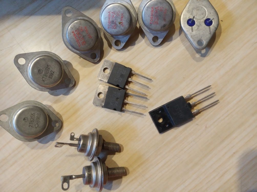 Транзистор КТ903А n-p-n високочастотні
