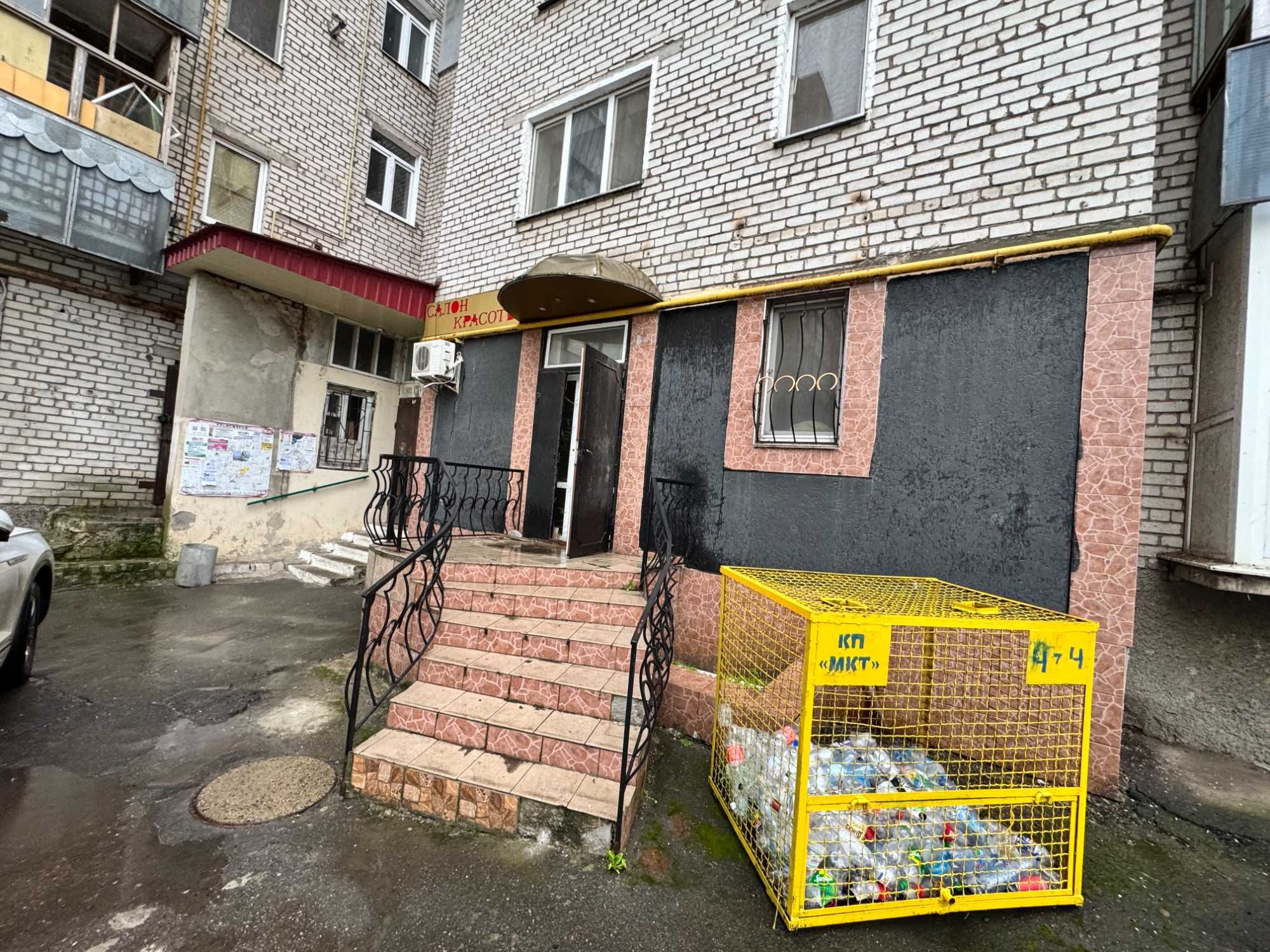Намив Лазурна приміщення 45 кв.м. гарний стан густонаселений район