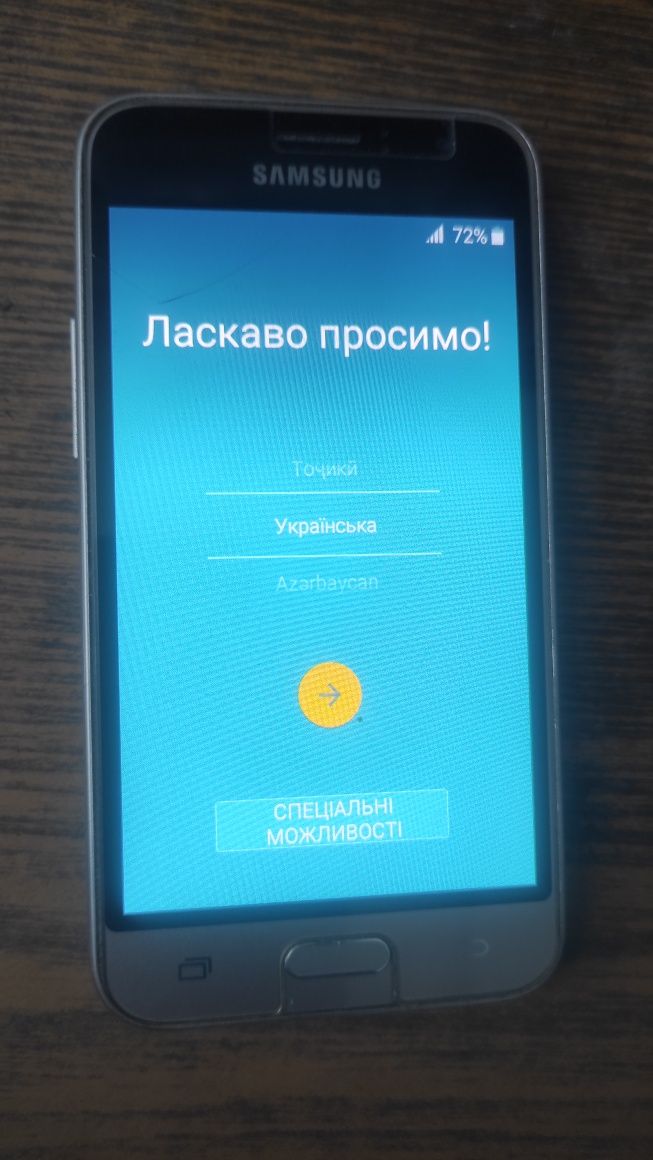 Телефон Samsung galaxy j1