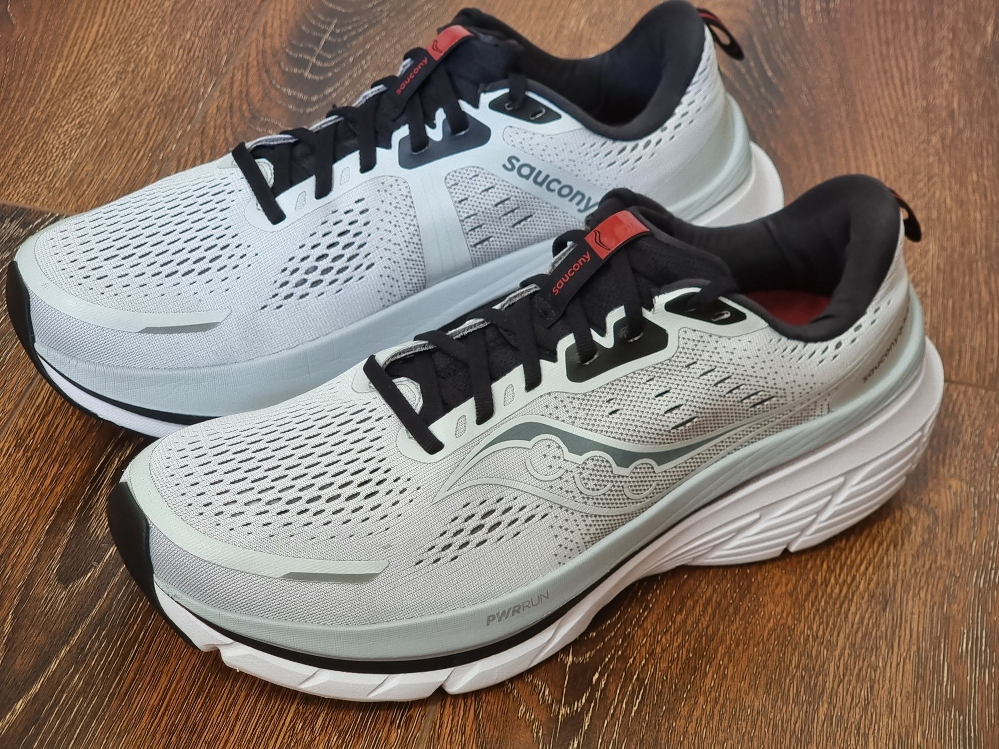 Оригінал 100% чоловічі кросівки Saucony Guide 18  EUR 46