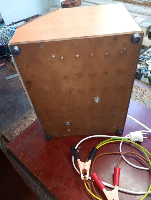 Зпрядно - Пусковое Устройство 12/24 В/50А для АКБ 5-220 А/Ч .