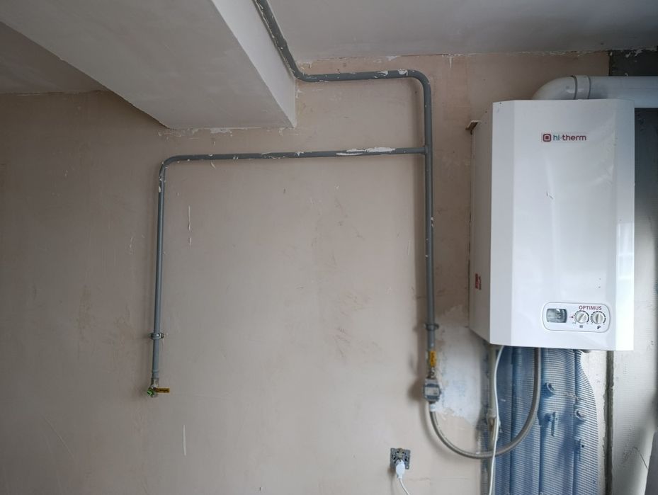 Квартира з частковим ремонтом, новобудова поруч з Центром, автономка