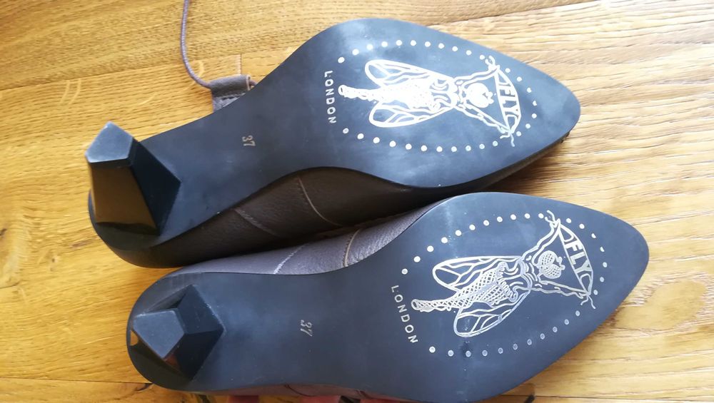 Sapatos FLY LONDON 37 Novos