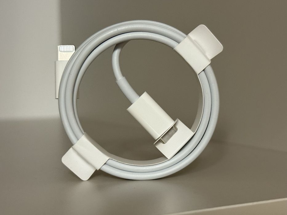 Зарядний пристрій оригінальний на Iphone